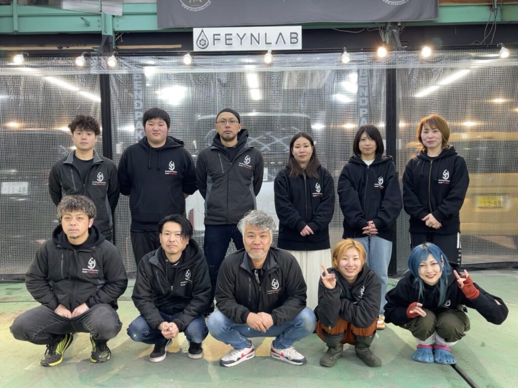 広島しゃかりきのスタッフ集合写真｜FEYNLAB認定 PPF・カーコーティング専門チーム