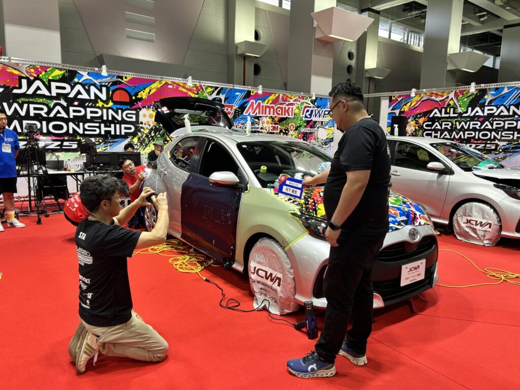 業界最年少ラッピングガール